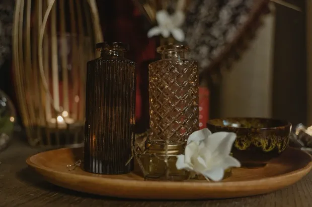 Éterické oleje pro aromaterapeutickou olejovou thajskou masáž